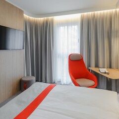Отель Holiday Inn Express Berlin - Alexanderplatz комната для гостей фото 6