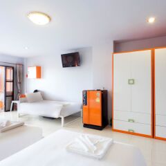 Отель Luna Guesthouse and Travel комната для гостей фото 4