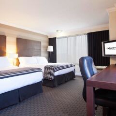 Отель Sandman Hotel Vancouver City Centre Канада, Ванкувер - отзывы, цены и фото номеров - забронировать отель Sandman Hotel Vancouver City Centre онлайн сейф в номере