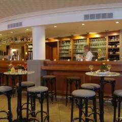 Отель Aparthotel Castelnou Бельгия, Гент - отзывы, цены и фото номеров - забронировать отель Aparthotel Castelnou онлайн гостиничный бар