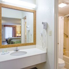 Quality Inn & Suites in Live Oak, United States of America from 132$, photos, reviews - zenhotels.com bathroom photo 2