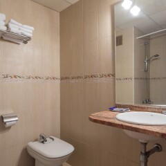 Отель H Top Palm Beach ванная фото 2