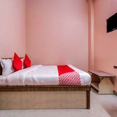 OYO 17250 Hotel Ganesham сейф в номере