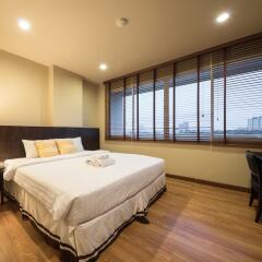 Отель The Tepp Serviced Apartment Таиланд, Бангкок - отзывы, цены и фото номеров - забронировать отель The Tepp Serviced Apartment онлайн комната для гостей фото 4