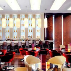 Отель Novotel Dubai Deira City Centre гостиничный бар