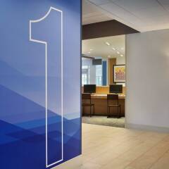 Отель Holiday Inn Express Columbus Downtown сауна