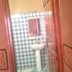 Отель House With 4 Bedrooms in Zagora, With Pool Access, Furnished Terrace a Марокко, Загора - отзывы, цены и фото номеров - забронировать отель House With 4 Bedrooms in Zagora, With Pool Access, Furnished Terrace a онлайн ванная
