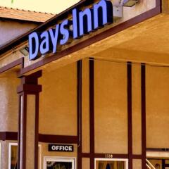 Отель Days Inn by Wyndham Long Beach City Center банкомат