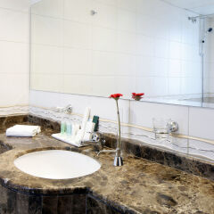 Avari Hotel Apartments ванная