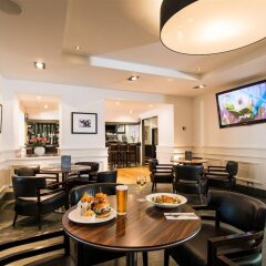 Отель Edinburgh Capital Hotel Великобритания, Эдинбург - отзывы, цены и фото номеров - забронировать отель Edinburgh Capital Hotel онлайн гостиничный бар