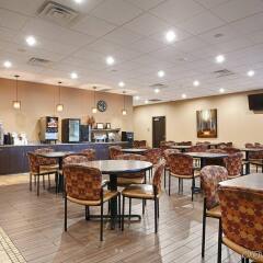 Отель Best Western Plus Bloomington Блумингтон гостиничный бар