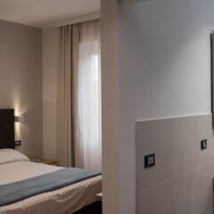 Hotel Doria Генуя сейф в номере