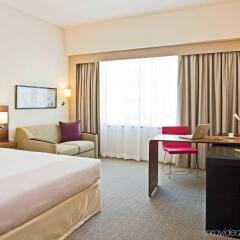 Отель Novotel Dubai Deira City Centre ОАЭ, Дубай - 3 отзыва об отеле, цены и фото номеров - забронировать отель Novotel Dubai Deira City Centre онлайн комната для гостей фото 2