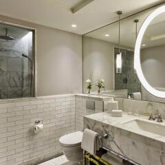 Отель Hilton Paris Opera Франция, Париж - отзывы, цены и фото номеров - забронировать отель Hilton Paris Opera онлайн ванная