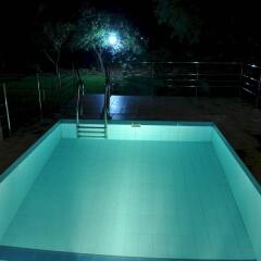 Отель Lake View Bungalow Yala бассейн