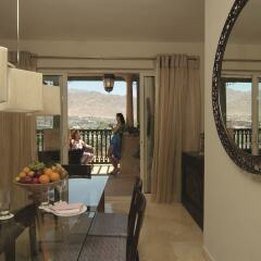 Отель Movenpick Resort & Residences Aqaba в номере фото 2