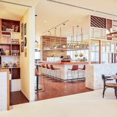 Pullman Dubai Jumeirah Lakes Towers - Hotel and Residence гостиничный бар