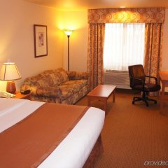 La Quinta Inn & Suites by Wyndham Vancouver in Fairview, United States of America from 145$, photos, reviews - zenhotels.com guestroom