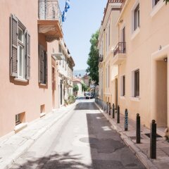Отель UPSTREET Delightful 1BD Apt in Plaka Афины вид на фасад