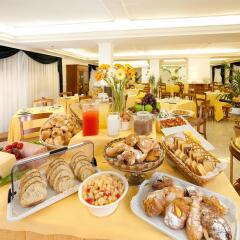 Отель c-hotels Club House Roma питание