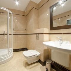Апартаменты Dom And House Apartments Parkur Sopot Сопот ванная