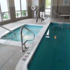 Отель Holiday Inn Express & Suites Columbus-Easton бассейн фото 3