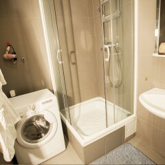 Гостиница Funny Dolphins Apartments Spasskaya в Москве отзывы, цены и фото номеров - забронировать гостиницу Funny Dolphins Apartments Spasskaya онлайн Москва ванная фото 2
