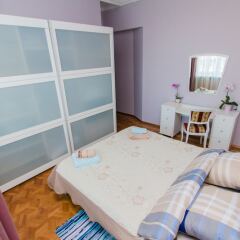 Гостиница Apartmenty Uyut Stalinsky Ampir в Москве отзывы, цены и фото номеров - забронировать гостиницу Apartmenty Uyut Stalinsky Ampir онлайн Москва комната для гостей фото 2