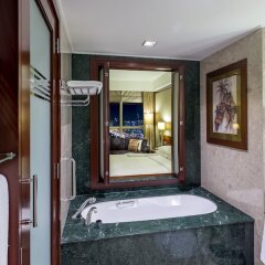 Отель Dusit Thani Dubai ОАЭ, Дубай - 2 отзыва об отеле, цены и фото номеров - забронировать отель Dusit Thani Dubai онлайн ванная фото 2