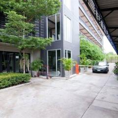 Отель Ploen Pattaya Residence парковка