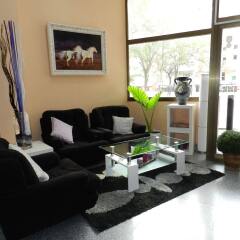 Отель Travessera Parc Guell Apartament интерьер отеля