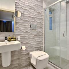 Отель Jules Suites Сан Джулианс ванная
