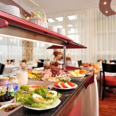 Отель Westside Hotel garni Германия, Мюнхен - отзывы, цены и фото номеров - забронировать отель Westside Hotel garni онлайн питание фото 3