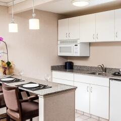Campus Tower Suite Hotel в номере фото 2