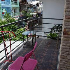 Отель PAGODA Guest House балкон