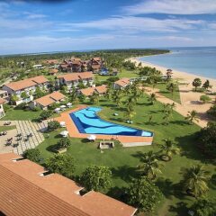 Отель The Calm Resort & Spa балкон