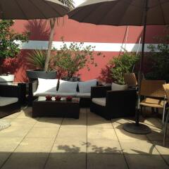 Отель Hôtel Côté Patio гостиничный бар