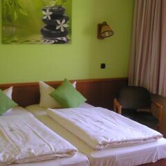Hotel Tanneneck сейф в номере