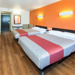 Отель Motel 6 Los Angeles, CA - Los Angeles - LAX США, Инглвуд - отзывы, цены и фото номеров - забронировать отель Motel 6 Los Angeles, CA - Los Angeles - LAX онлайн комната для гостей фото 2