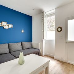 Апартаменты Apartment 4 people close Eiffel Tower by Weekome Париж комната для гостей