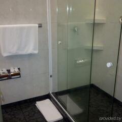 Отель Holiday Inn Dali Airport Мехико ванная