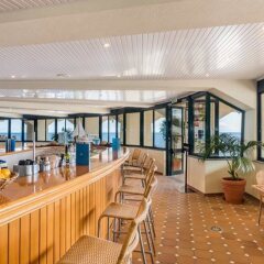 Отель Pestana Palms Ocean Aparthotel Португалия, Фуншал - 3 отзыва об отеле, цены и фото номеров - забронировать отель Pestana Palms Ocean Aparthotel онлайн гостиничный бар