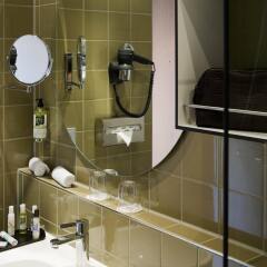 Отель AZIMUT Hotel Nuremberg Германия, Нюрнберг - 5 отзывов об отеле, цены и фото номеров - забронировать отель AZIMUT Hotel Nuremberg онлайн ванная фото 2