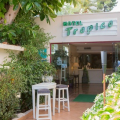 Отель Tropico Playa Испания, Пальманова - 1 отзыв об отеле, цены и фото номеров - забронировать отель Tropico Playa онлайн гостиничный бар