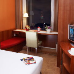 Отель Ibis Ambassador Myeong-dong Южная Корея, Сеул - 1 отзыв об отеле, цены и фото номеров - забронировать отель Ibis Ambassador Myeong-dong онлайн удобства в номере фото 2