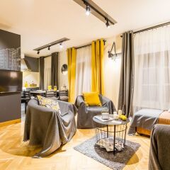Апартаменты Little Italy Apartment 140m2 комната для гостей фото 5