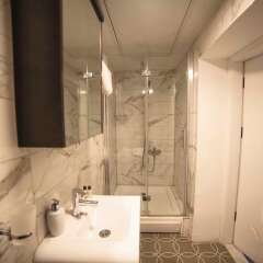 Galata Cicek Suites Hotel Турция, Стамбул - отзывы, цены и фото номеров - забронировать отель Galata Cicek Suites Hotel онлайн ванная фото 2