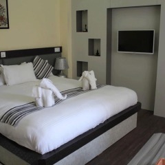 Отель The Glasshouse Hotel & Hostel Непал, Катманду - отзывы, цены и фото номеров - забронировать отель The Glasshouse Hotel & Hostel онлайн сейф в номере