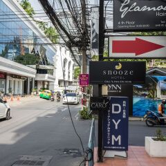 Snooze Hotel Thonglor Bangkok Бангкок спортивное сооружение