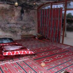 Отель Little Petra Bedouin Camp Иордания, Петра - отзывы, цены и фото номеров - забронировать отель Little Petra Bedouin Camp онлайн комната для гостей фото 5